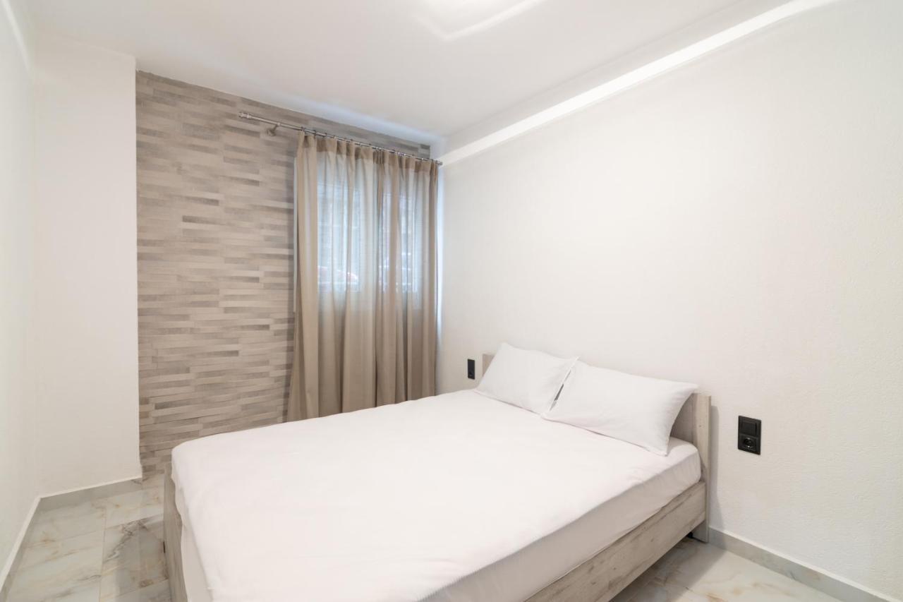 White Lux House In Town Apartment Thessaloniki Exterior photo